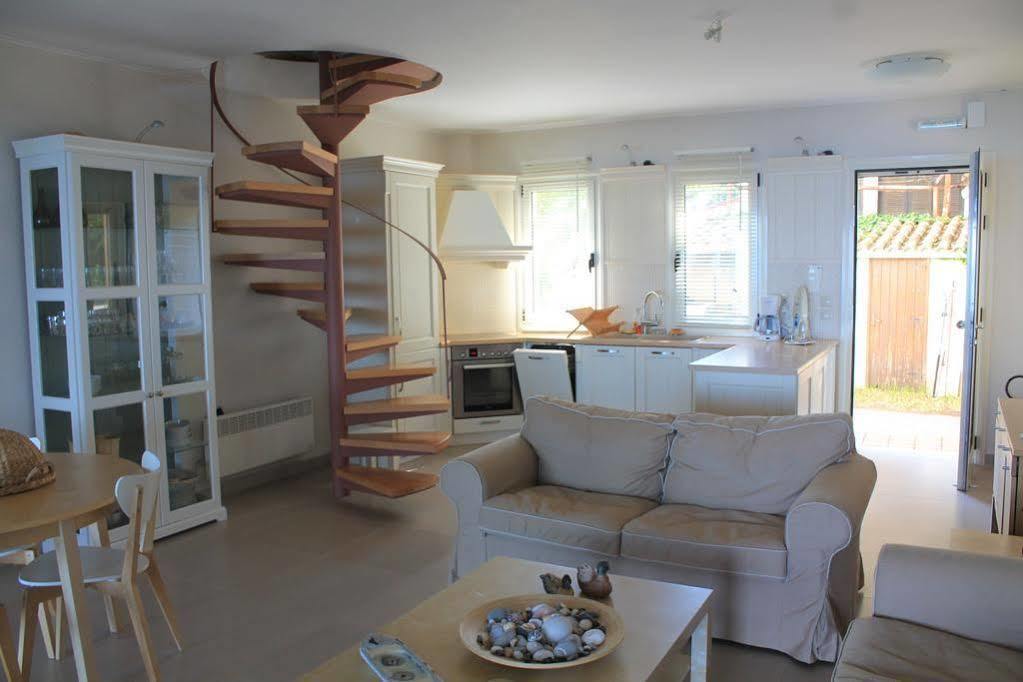 Avia Holiday Homes Avía Exterior foto